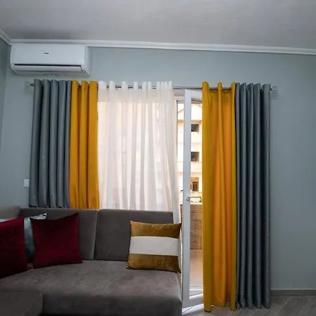Elton's Apartamento